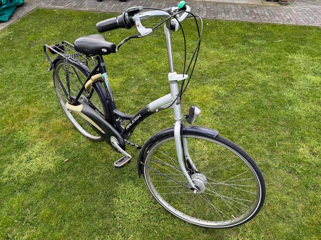 Raleigh Damesfiets met naafversnelling - Opknapper, Overige merken, Versnellingen, Ophalen of Verzenden, Trommelrem