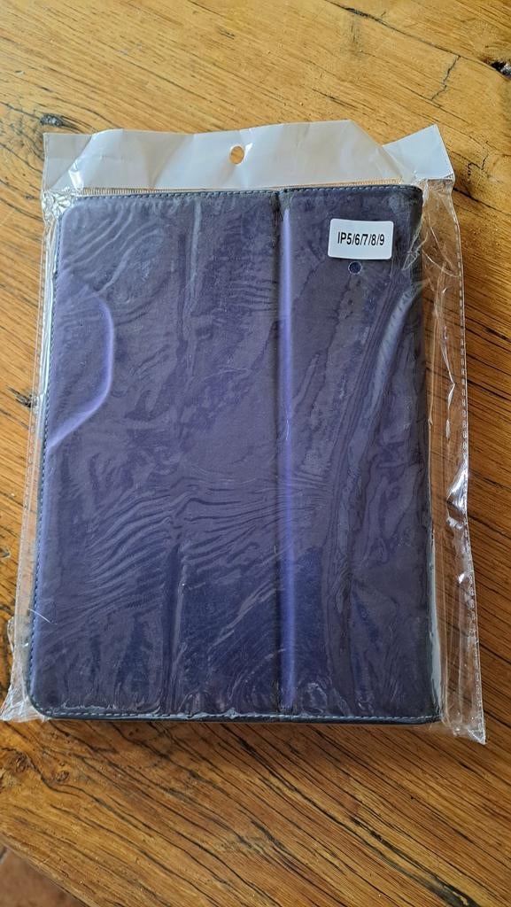 iPad hoes 5e t/m 9e generatie - blauw 360 graden draaibaar, Gebruikt, Bescherming voor- en achterkant, Targus, IPad 5e, 6e, 7e, 8e, 9e generatie