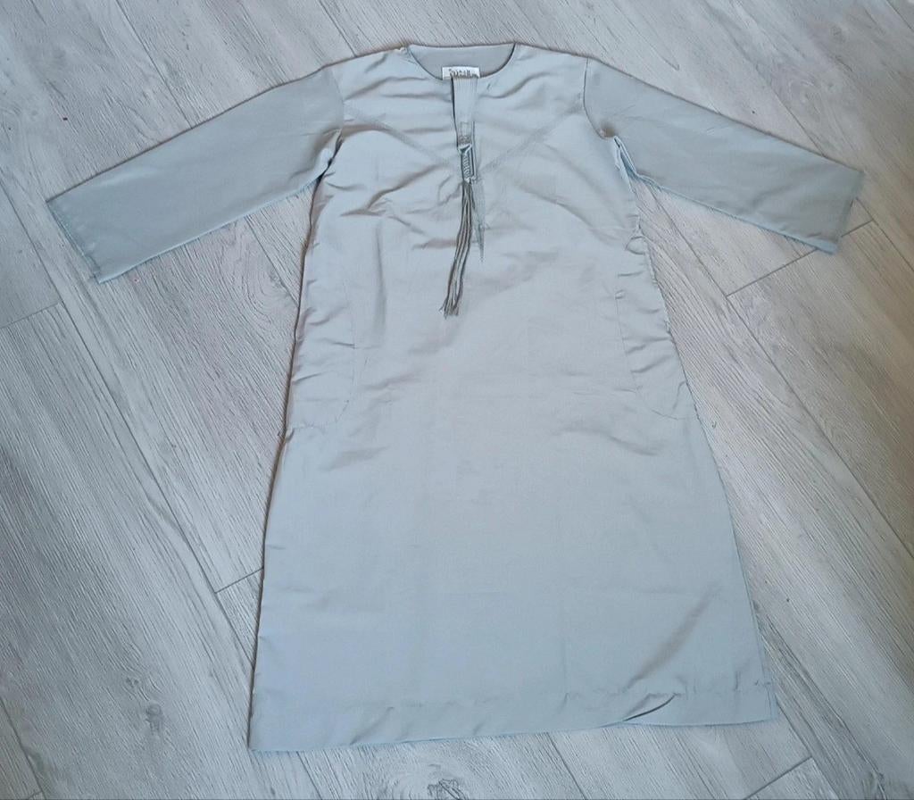 Opruiming: Jongens Dubai Abaya - Lichtgrijs, Ophalen of Verzenden, Zo goed als nieuw, Jongen