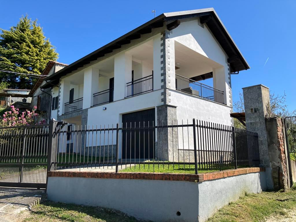 Prachtig huis te koop in Piemonte Italie, Huizen en Kamers, Buitenland, Woonhuis, Italië, Landelijk, 4 kamers