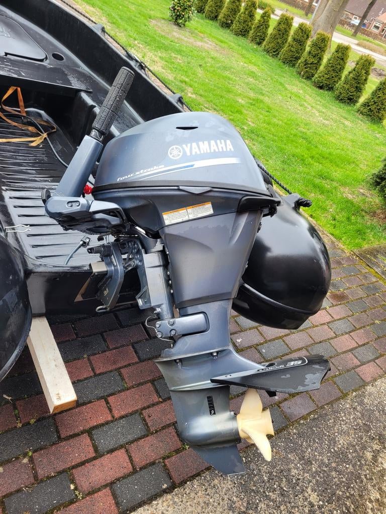Yamaha 15PK buitenboordmotor uit 2021, Ophalen, 12 meter of meer, Benzine, Overige materialen