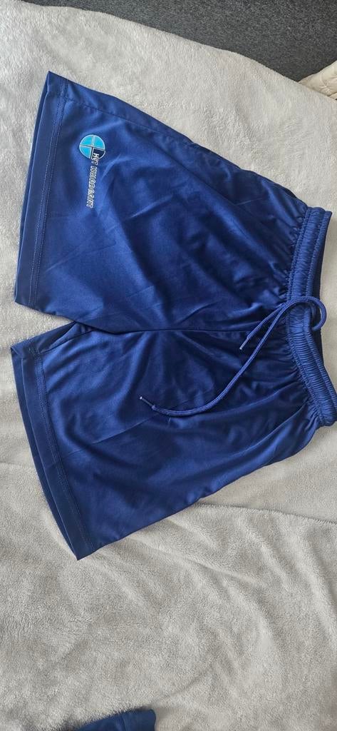 Kwadrant sport tenue - Zo goed als nieuw - Maat S, Kinderen en Baby's, Kinderkleding | Maat 176, Ophalen, Jongen of Meisje, Sport- of Zwemkleding