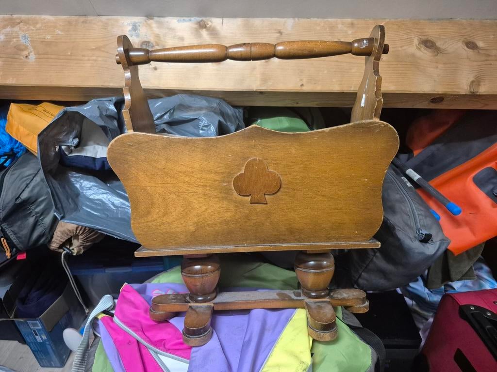 Krantenbak antiek, Ophalen, Gebruikt