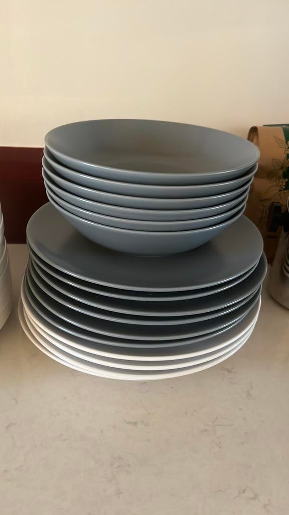 Fargklar: 6 dinerborden en 6 soepborden grijsblauw, Huis en Inrichting, Keuken | Servies, Ophalen, Gebruikt, Bord(en), Effen
