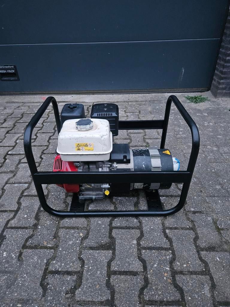 Honda GX 390 Aggregaat 230V en 400v krachtstroom, Ophalen