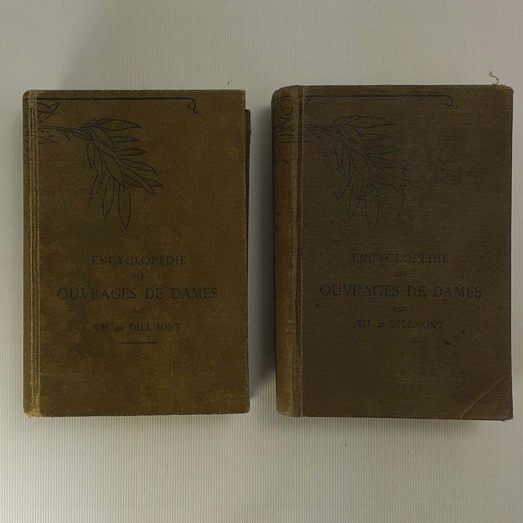 Set 2x Dillmont Encyclopédie des Ouvrages de Dames, Boeken, Ophalen of Verzenden, Gelezen, Overige onderwerpen