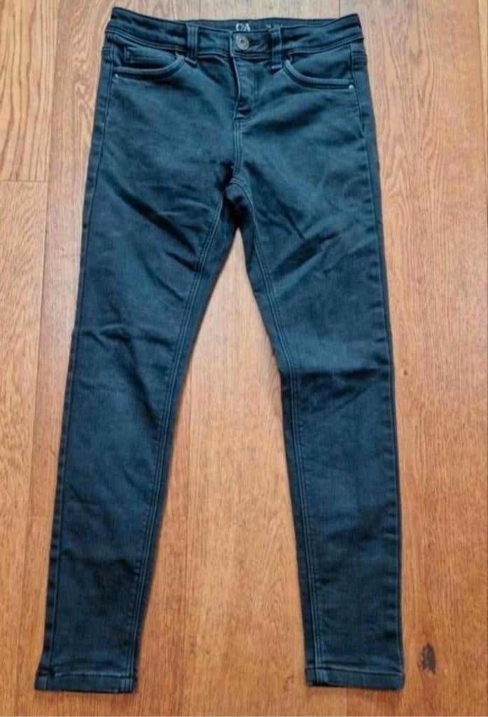 Zwarte spijkerbroek skinny maat 146, Kinderen en Baby's, Kinderkleding | Maat 146, Ophalen of Verzenden, Zo goed als nieuw, C&A.