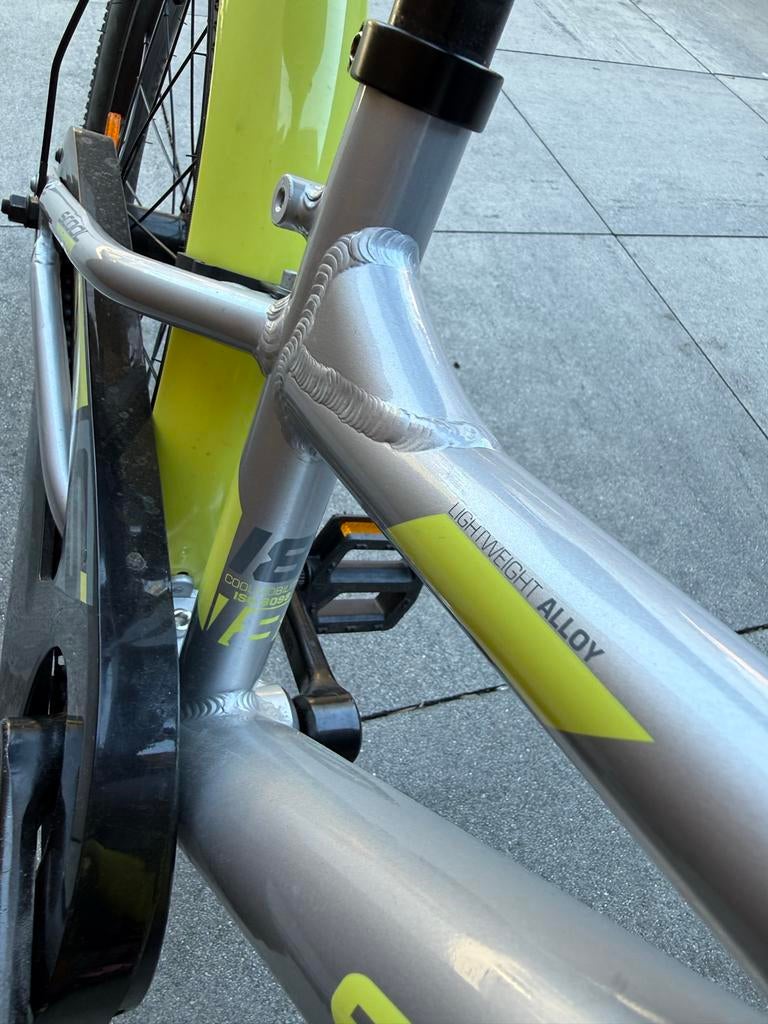 S'cool kinderfiets 18 inch - Lichtgewicht en Gebruikt, Fietsen en Brommers, Fietsen | Kinderfietsjes, Ophalen, Gebruikt, Velgrem