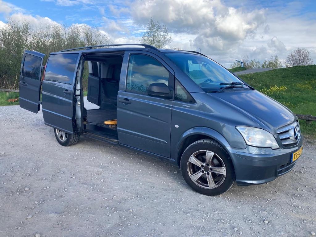 Mercedes-Benz Mercedes-benz 2011, 13 km/l, Euro 5, Zwart, 4 cilinders