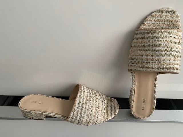 Parfois super mooie sloffen Mt 39.NIEUWE!, Verzenden, Beige, Nieuw, Pantoffels of Sloffen