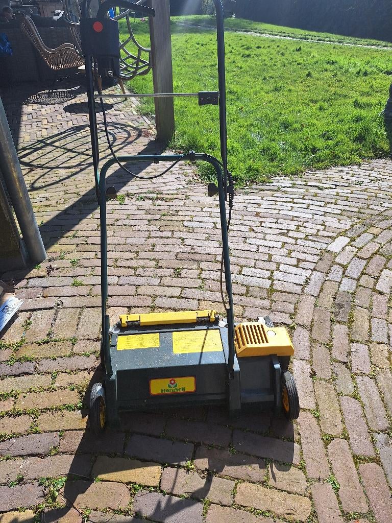 Verticuteermachine, Tuin en Terras, Verticuteermachines, Ophalen, Zo goed als nieuw, Elektrisch