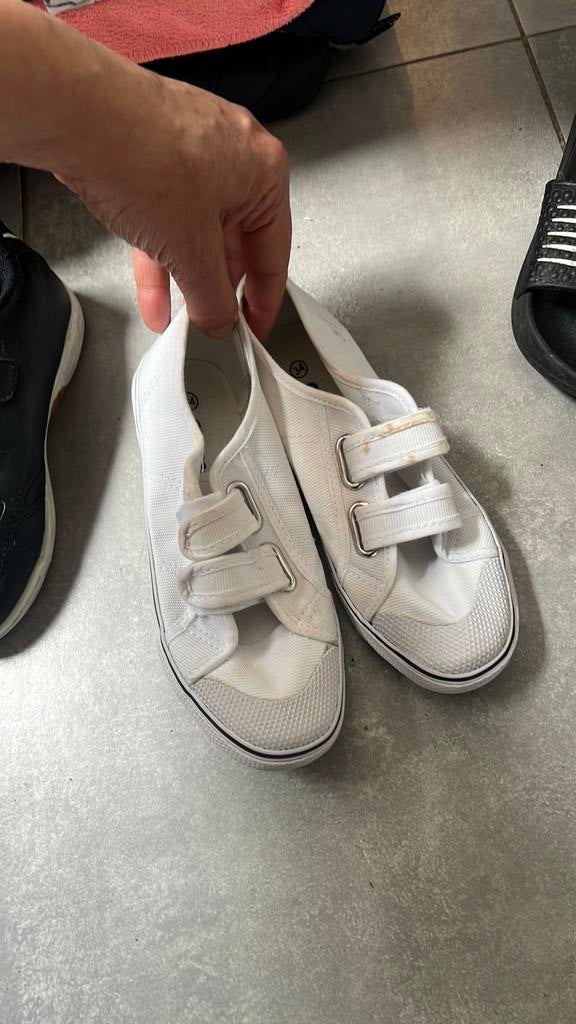 Laatste kans! Gymschoenen maat 34, Kinderen en Baby's, Kinderkleding | Schoenen en Sokken, Ophalen of Verzenden, Zo goed als nieuw