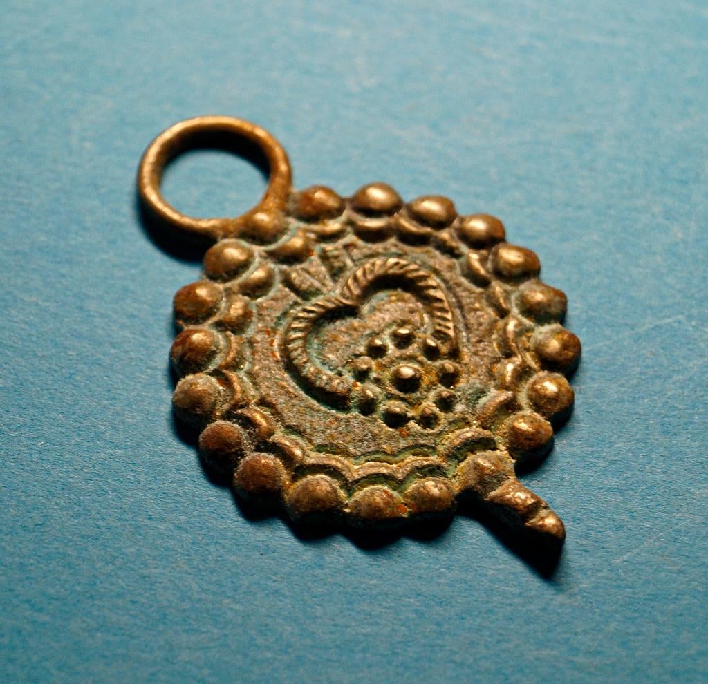 Medalion - Middeleeus - Bodemvondst, Verzenden