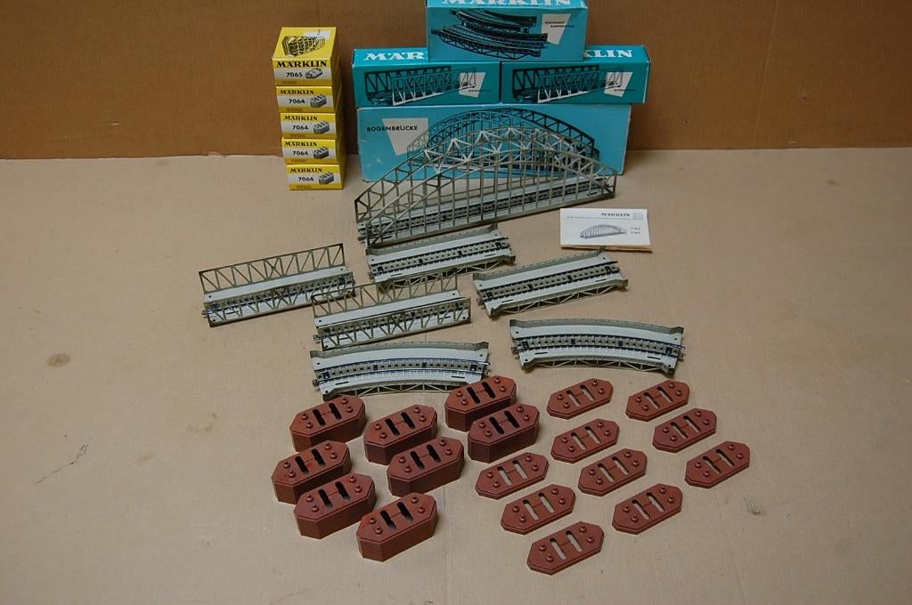 MÄRKLIN BRUGGEN., Hobby en Vrije tijd, Modeltreinen | H0, Wisselstroom, Brug, Tunnel of Gebouw, Ophalen of Verzenden, Zo goed als nieuw