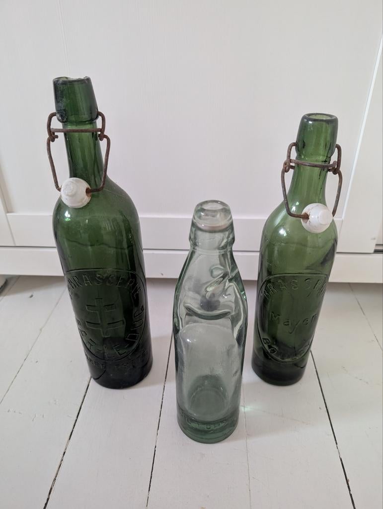 Antieke flessen, Ophalen of Verzenden, Overige kleuren, Glas, Minder dan 50 cm