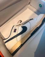 Nike stranger things low dunks limeted edition, Ophalen, Overige kleuren, Nieuw, Sneakers of Gympen