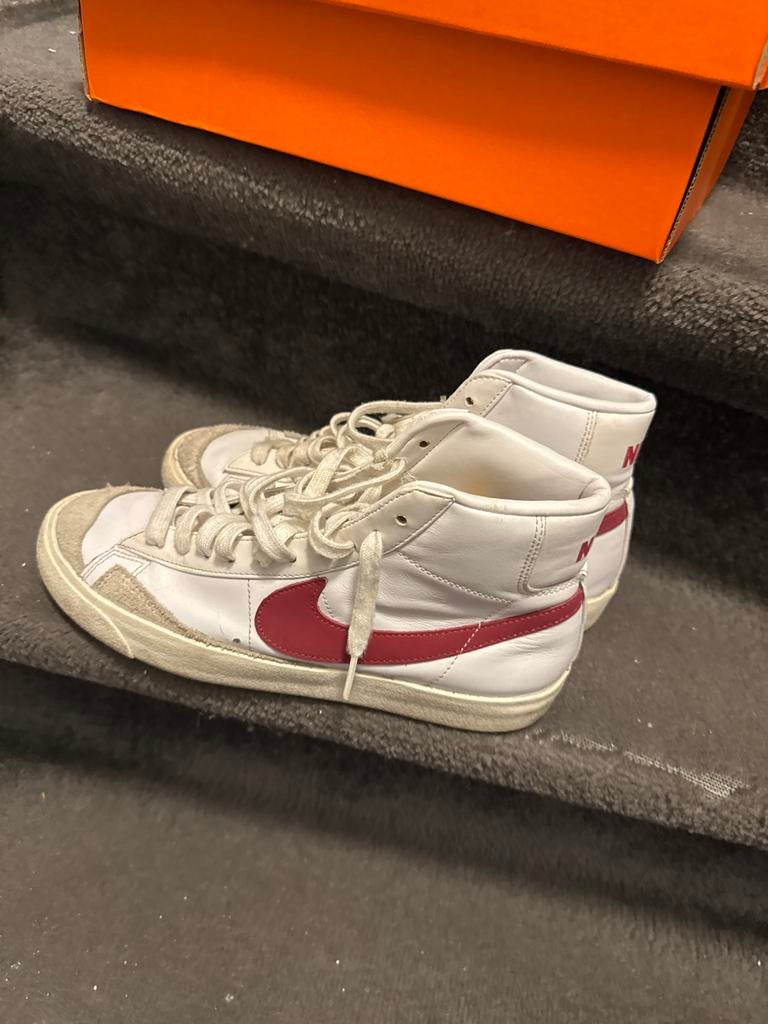 Nike sneakers wit met rood maat42, Ophalen of Verzenden, Zo goed als nieuw