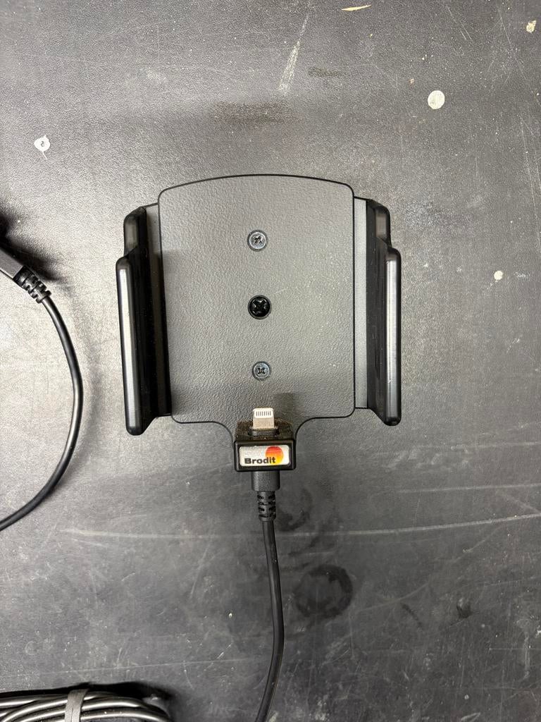 Brodit telefoonhouder met USB-aansluiting voor in de auto, Ophalen, Gebruikt, Auto