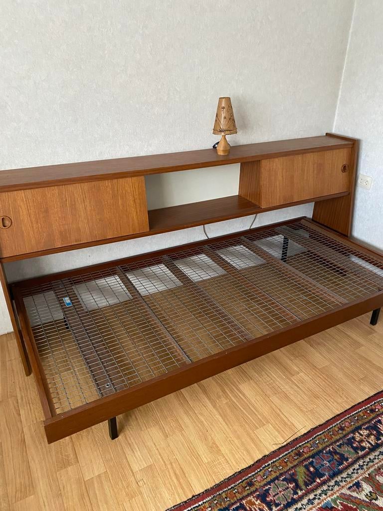 Vintage bed met hoofdbord en opbergruimte, Antiek en Kunst, Ophalen