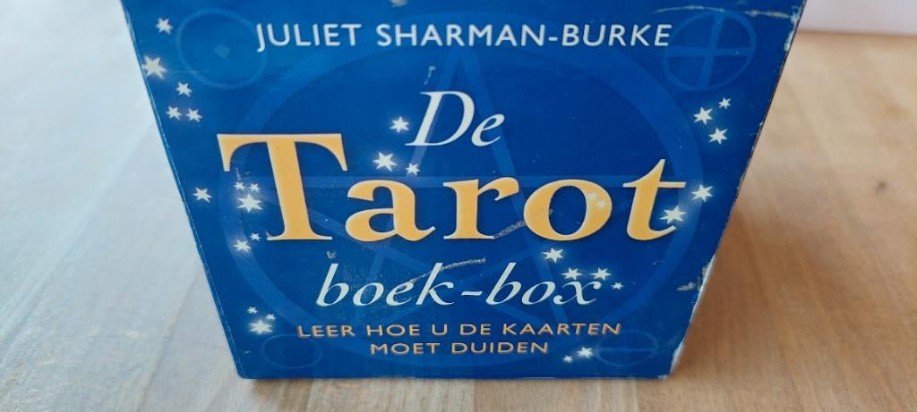 De tarot boek box juliet sharman - burke, Ophalen of Verzenden, Zo goed als nieuw, Spiritualiteit algemeen, Overige typen