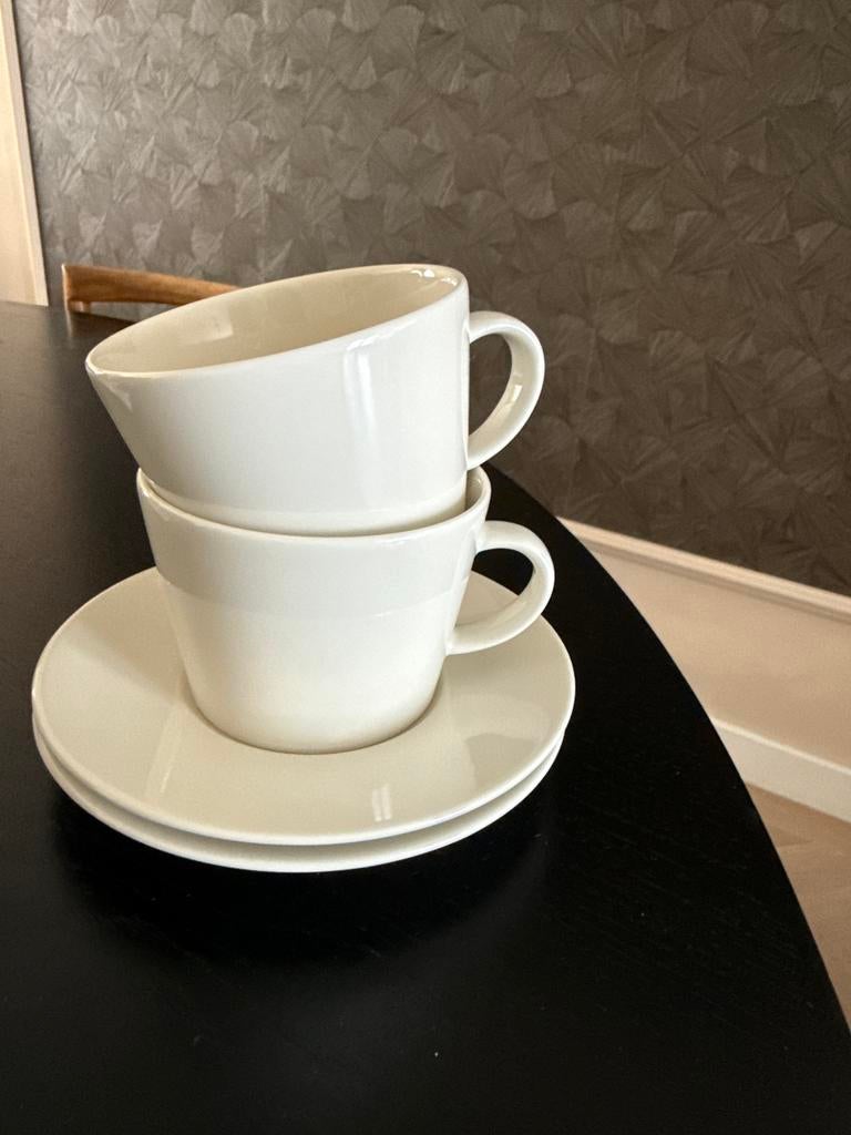 Iittala Teema kop en schotel - Wit (2 stuks), Huis en Inrichting, Keuken | Servies, Ophalen, Keramiek, Zo goed als nieuw, Effen