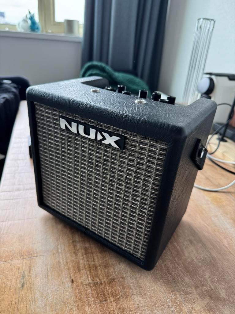 NUX Mighty 8BT Guitar Amp met Bluetooth, Ophalen, Zo goed als nieuw, Minder dan 50 watt