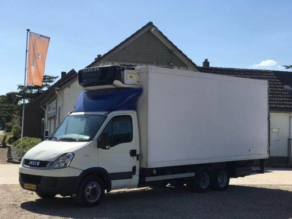 Iveco Daily 40C14 3.0 Euro 5 Clixtar koelwagen + laadklep AC, Auto's, Bestelauto's, Euro 5, 4 cilinders, Iveco, Bluetooth