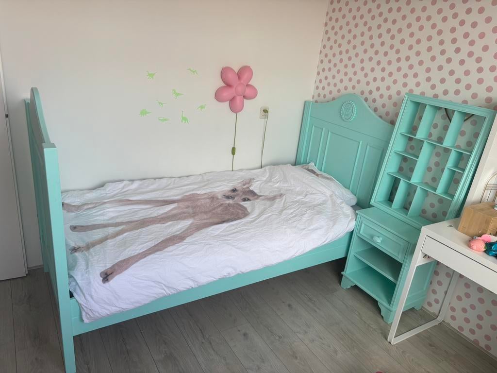 Bed, nachtkast + letterbak van Lief, Ophalen, 85 tot 100 cm, Zo goed als nieuw, Lattenbodem