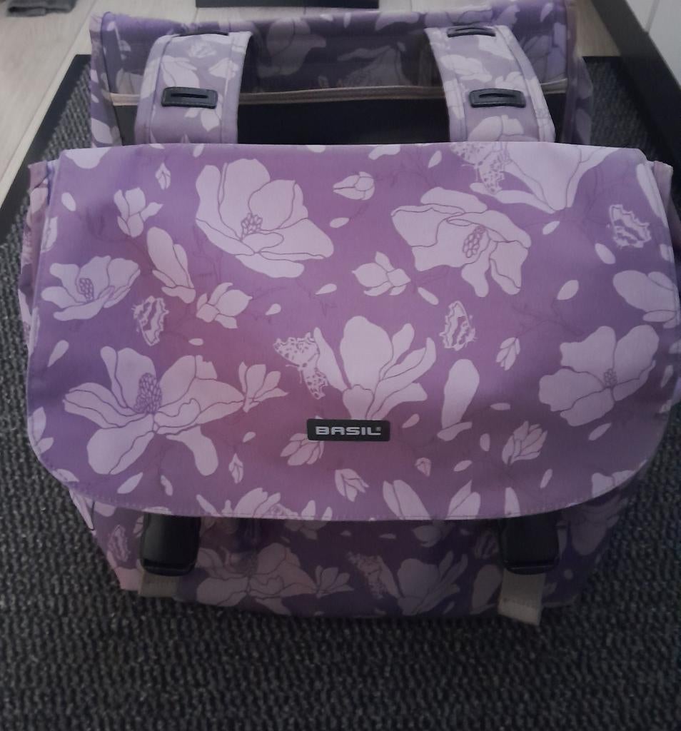 Basil dubbele fietstassen - paars met bloemenprint, Fietsen en Brommers, Fietsaccessoires | Fietstassen, Ophalen of Verzenden