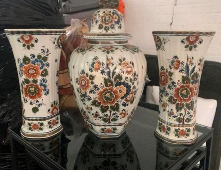 Vaas twee keramiek delft blauwe kaststellen vazen leuke sets, Huis en Inrichting, Woonaccessoires | Vazen, Ophalen of Verzenden