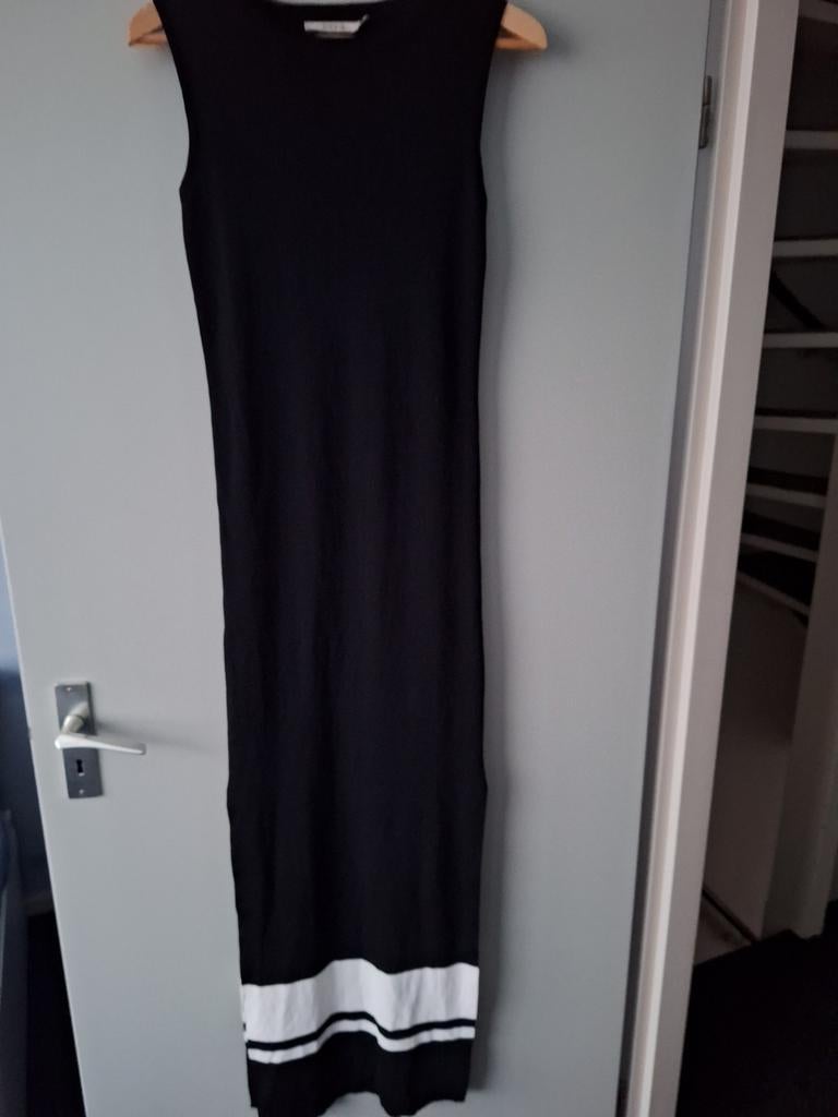 Zgan mouwloze zwarte jurk. Nikkie plessen, Ophalen of Verzenden