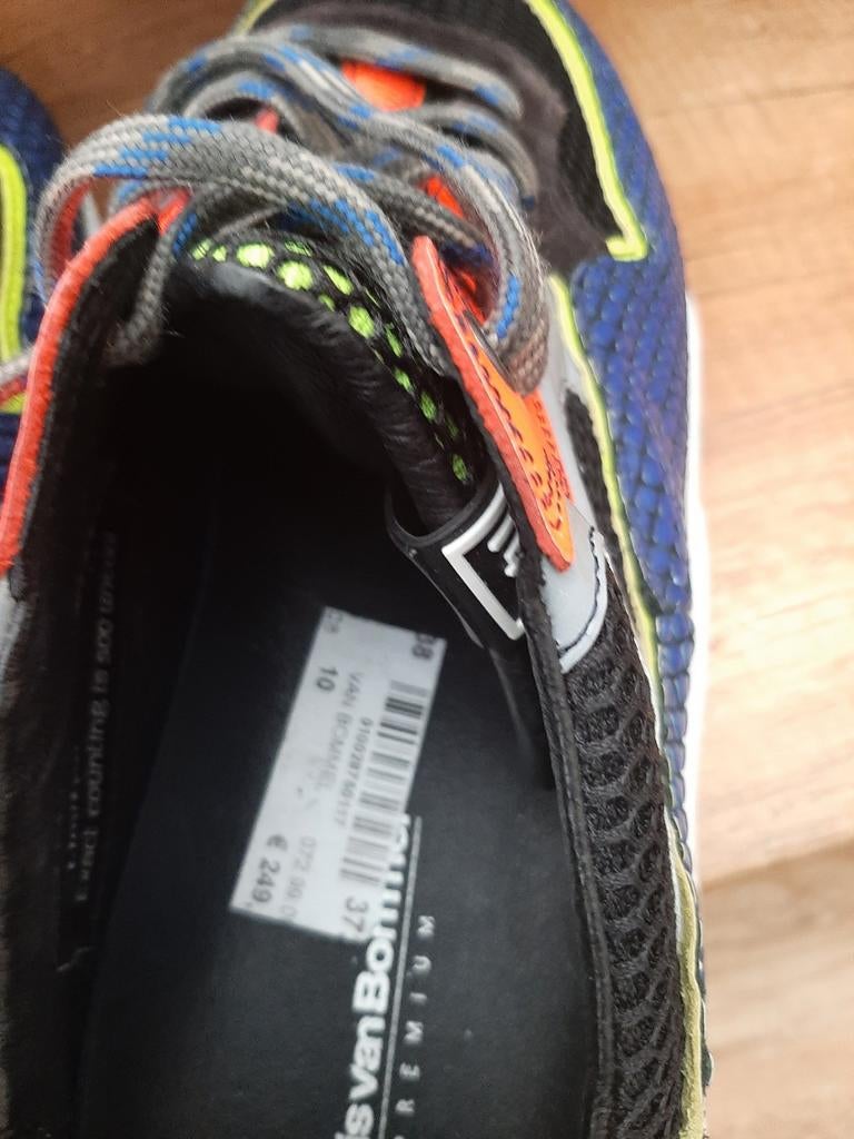Nieuwe sport schoenen maat 44 wegens ziekte niet gedragen o, Ophalen of Verzenden, Nieuw, Sportschoenen