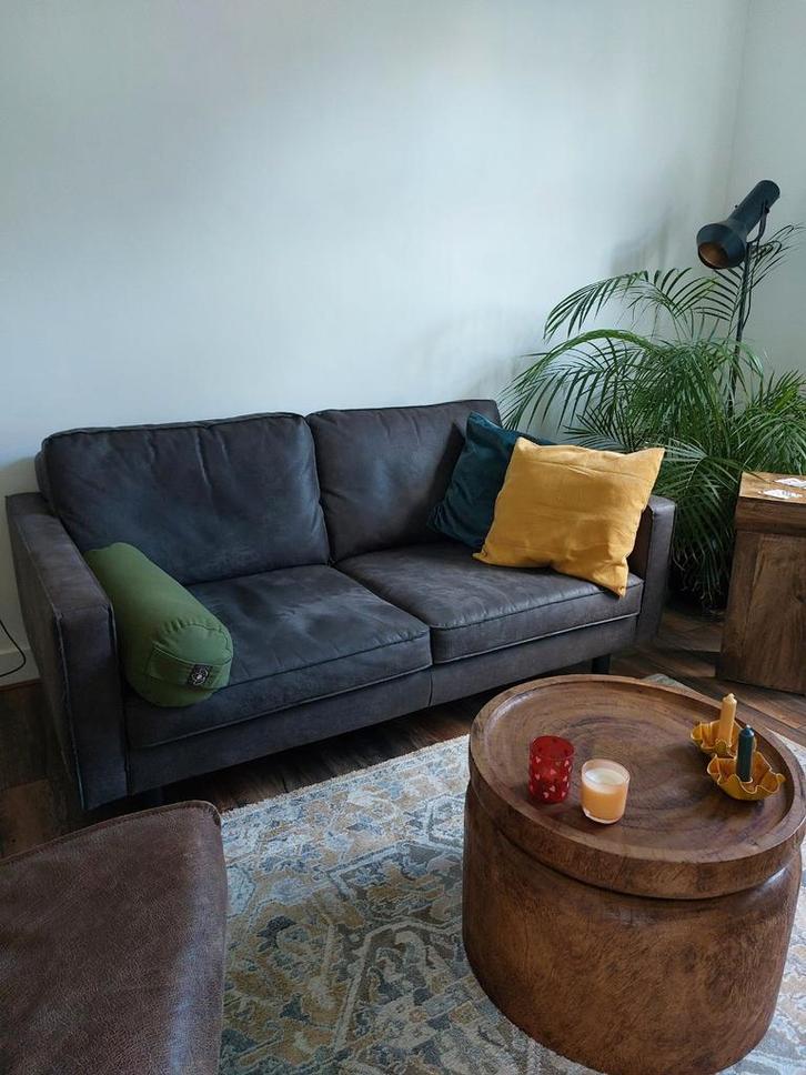 2-zits bank van geschuurd leer, Huis en Inrichting, Banken | Bankstellen, Gebruikt, Rechte bank, Tweepersoons, 150 tot 200 cm