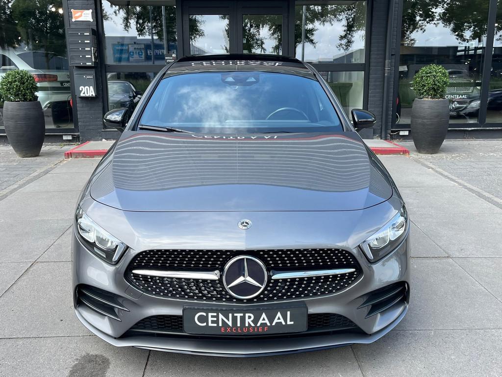 Mercedes-Benz A-klasse 250 AMG|Pano|Camera|Carplay|Ambient L, Auto's, Mercedes-Benz, 15 km/l, Gebruikt, 4 cilinders, 4 stoelen