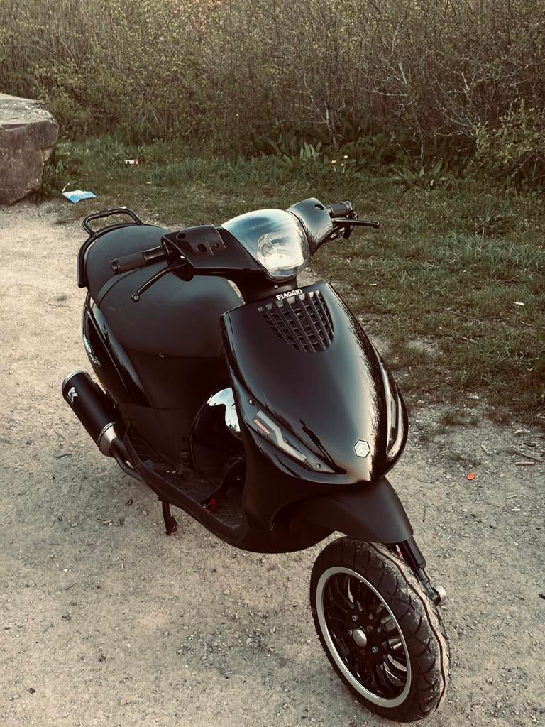 Vespa sprint velgen set kleine trommel, Fietsen en Brommers, Scooters | Piaggio, Ophalen, Zo goed als nieuw, Benzine, Overige modellen