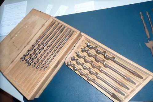 Slangeboren - Lepelboren en Spiraalboren - Met kistwerk, Antiek en Kunst, Antiek | Gereedschap en Instrumenten, Ophalen