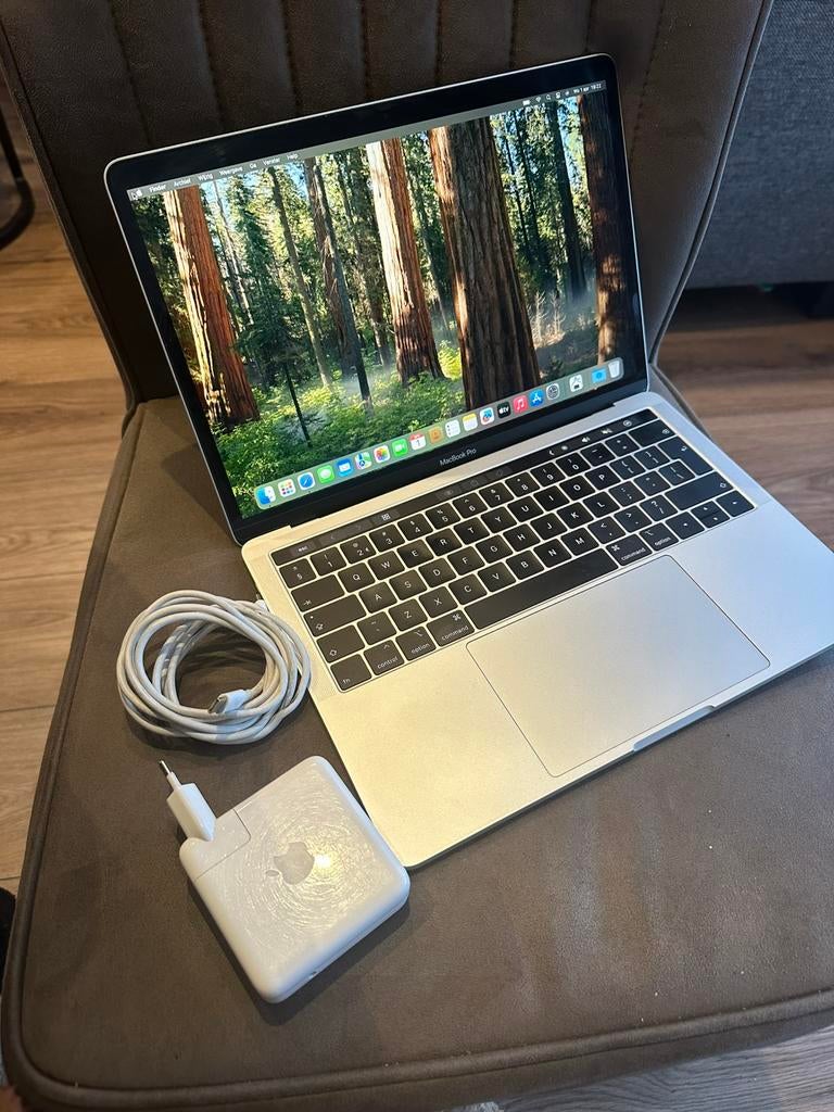 MacBook Pro uit late 2018 touch Bar 256SSD/8GB13inch Retina, Computers en Software, Apple Macbooks, MacBook Pro, 2 tot 3 Ghz, 13 inch
