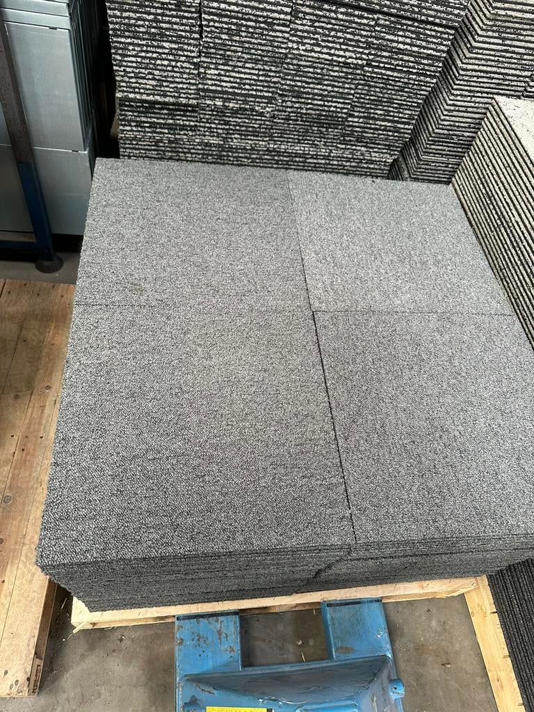 Tapijttegels grijs 50x50 cm 4000 stuks ( 1000m2) Heuga, Ophalen, Gebruikt, Q, 75 m² of meer