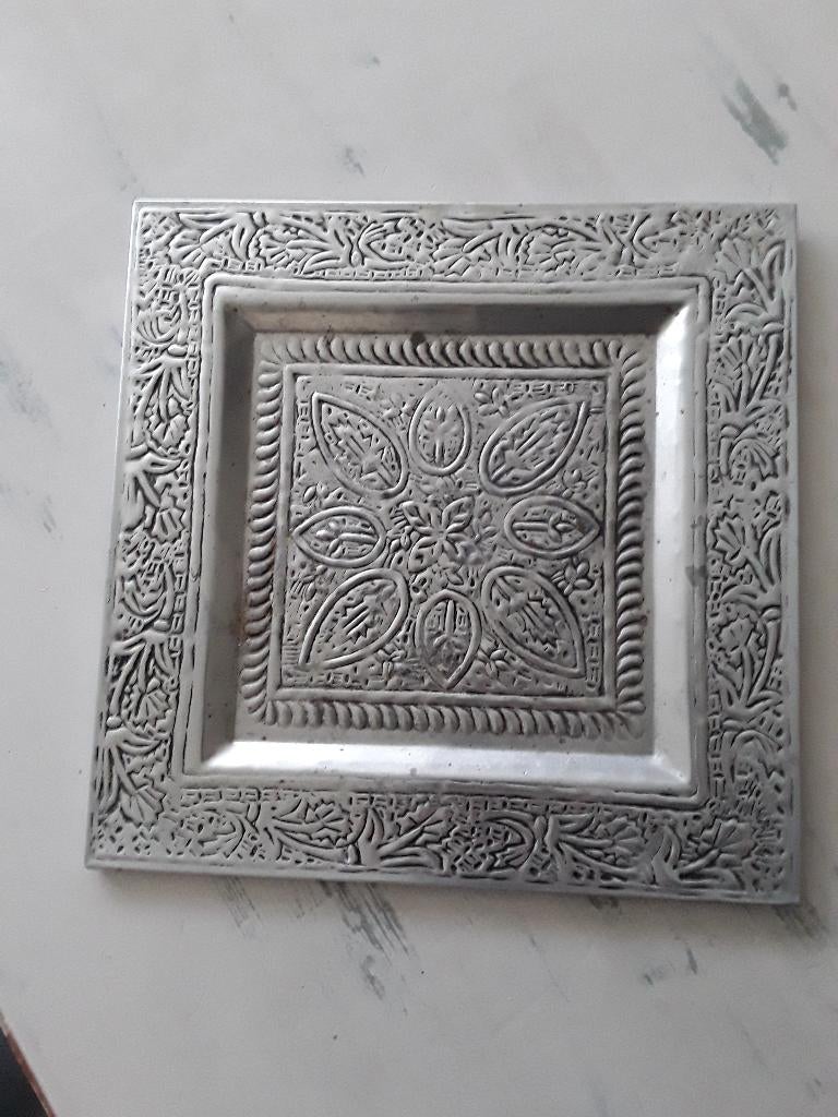 zilverkleurig dienblad. onderbord. metalen dienblad. Oosters, Ophalen of Verzenden, Zo goed als nieuw, Vierkant, Metaal