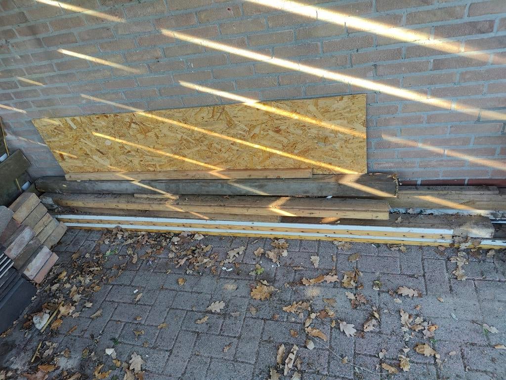 Gratis afhalen oud hout, Ophalen, Gebruikt, 250 tot 300 cm, Plank