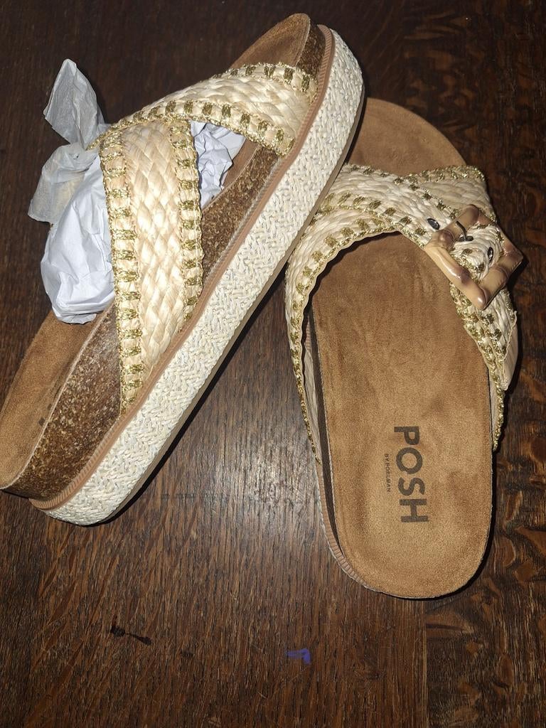 Nieuwe Posh slippers/sandalen goud 37, Ophalen of Verzenden, Nieuw, Beige, Sandalen of Muiltjes