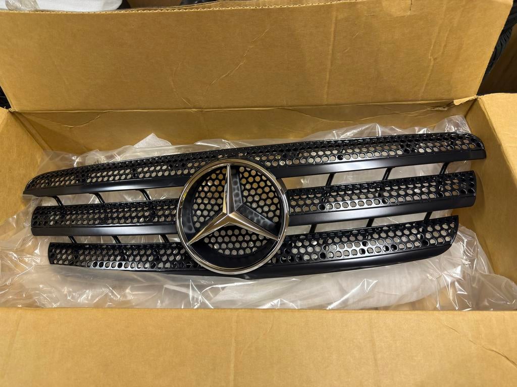 Mercedes ML w163 Radiator Grill NEW, Voor, Mercedes-Benz, Nieuw, Ophalen of Verzenden