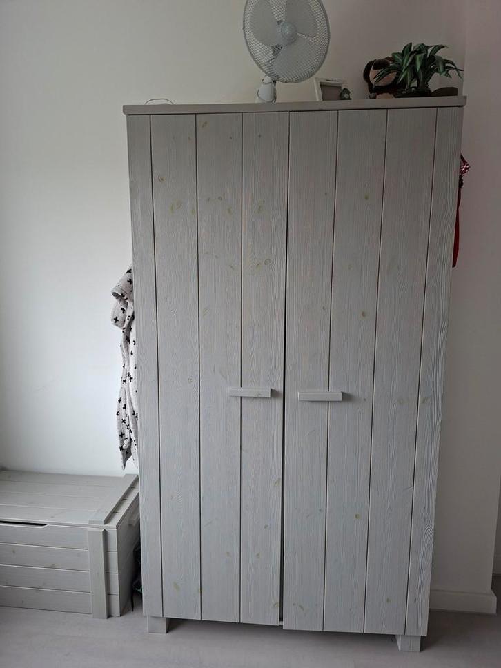 Kledingkast Dennis van WOOOD, Kinderen en Baby's, Kinderkamer | Commodes en Kasten, Zo goed als nieuw, 105 cm of meer, 100 cm of meer