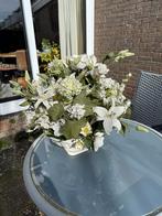Pot met witte kunstbloemen, Ophalen, Gebruikt, Binnen