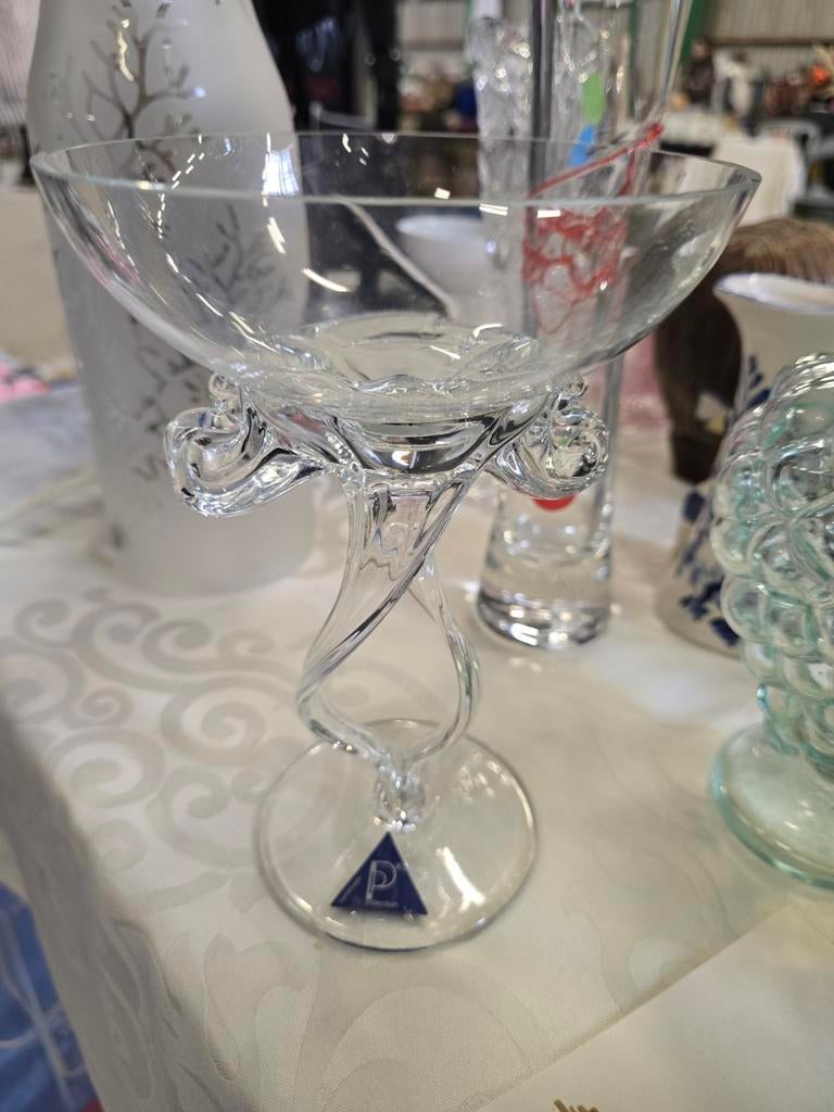 Mooi kristallen glas met gedraaide voet (kleine chip), Ophalen of Verzenden