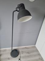 Antractiet vloerlamp en hanglamp - Ikea Hektar, Huis en Inrichting, Lampen | Vloerlampen, Gebruikt, Ophalen of Verzenden, Modern industrieel