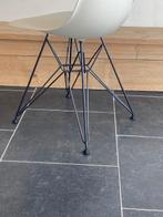 Twee Vitra Eames DSR stoelen, 2024, Huis en Inrichting, Stoelen, Vitra, Wit, Design, Ophalen of Verzenden