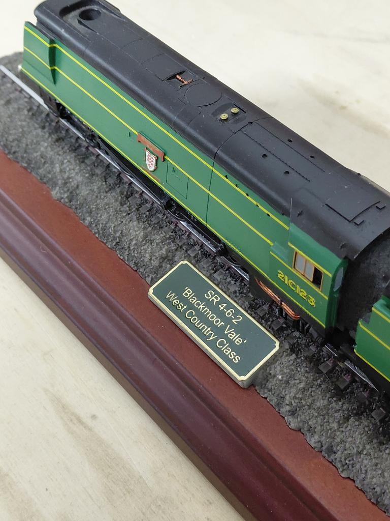 Trein SR 4-6-2 "Blackmoor Vale" op houten plankje, Hobby en Vrije tijd, Overige merken, Treinset, Gelijkstroom of Wisselstroom