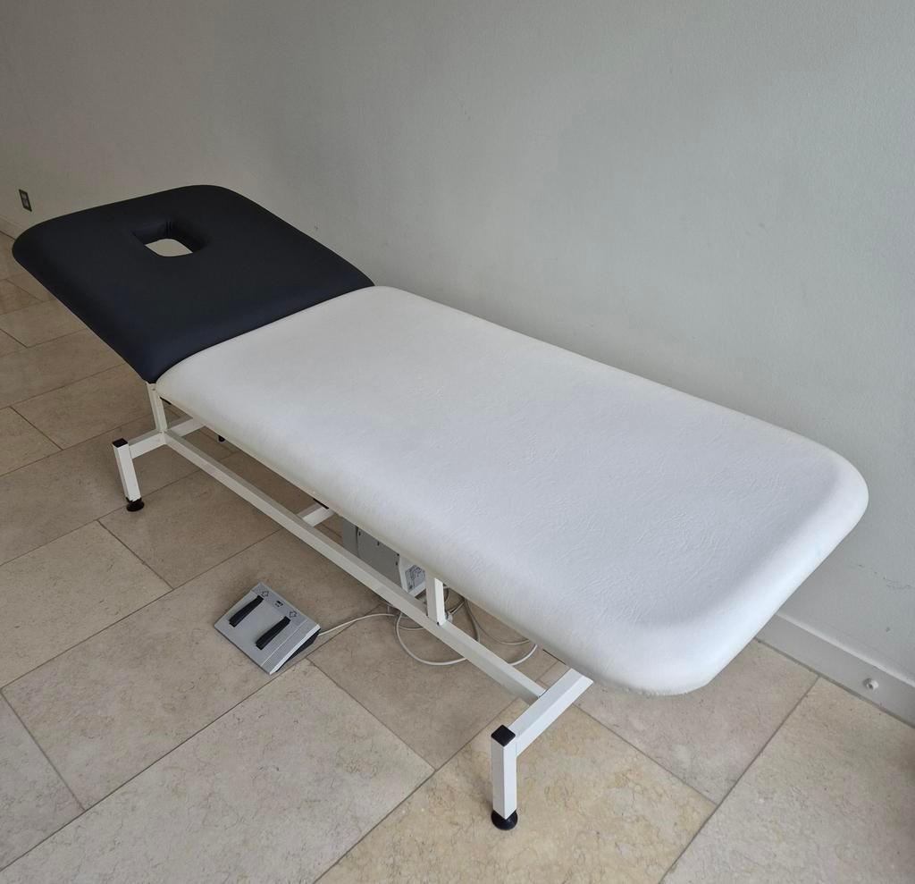 Massage tafel elektrisch, behandeltafel, Ophalen of Verzenden, Gebruikt, Massagetafel