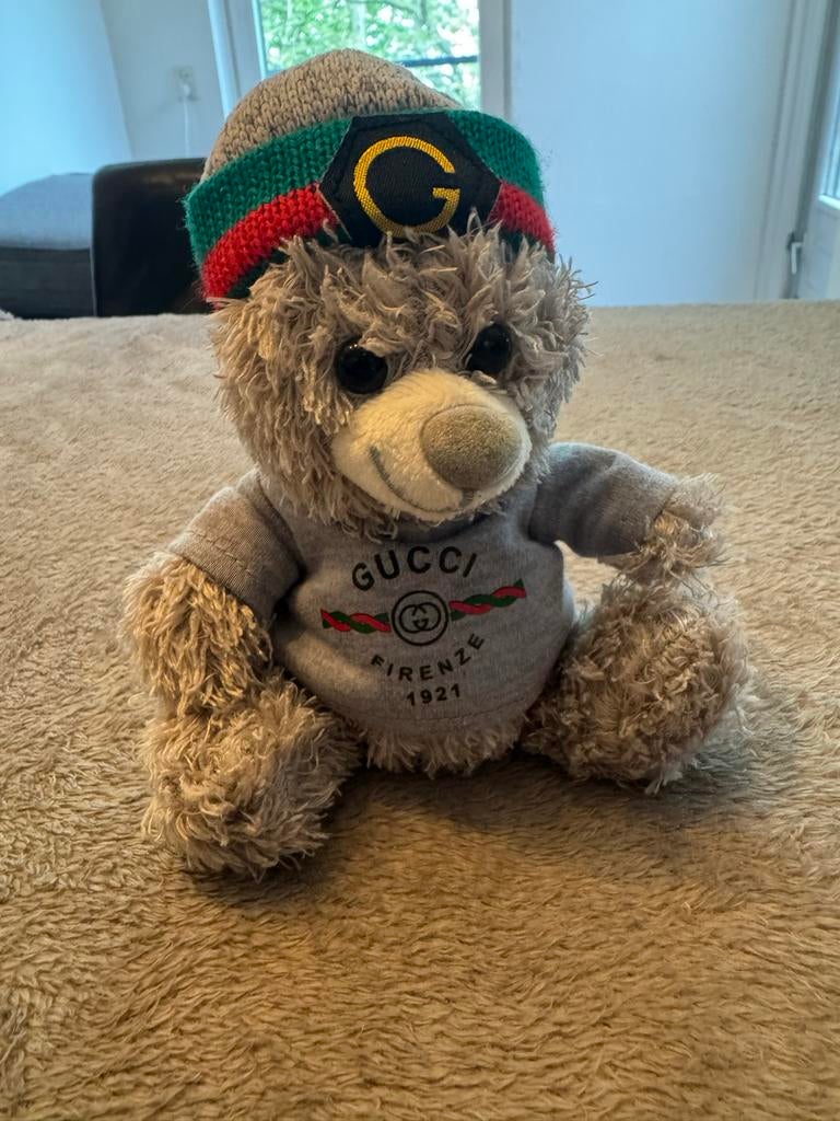 Gucci beertje met muts en trui, Overige merken, Beer, Grijs, Zo goed als nieuw